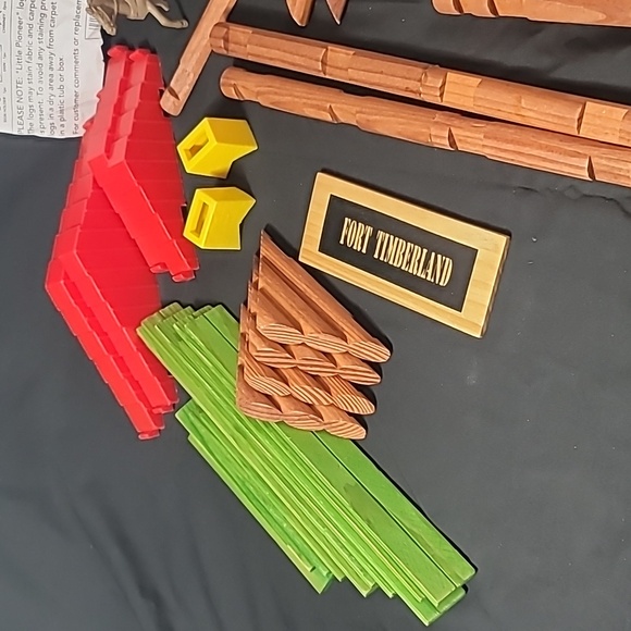 LITTLE PIONEER Wooden Log Playset Fort TImberland Wood Building Logs - Picture 3 of 8